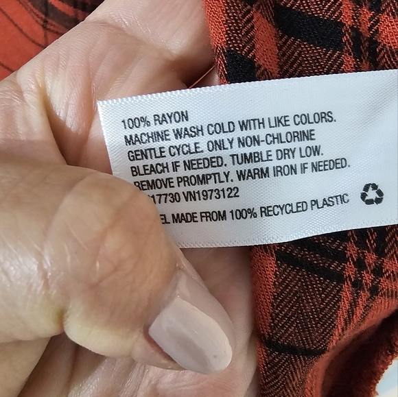 Universal Thread plaid flannel tunic - Picture 5 of 8